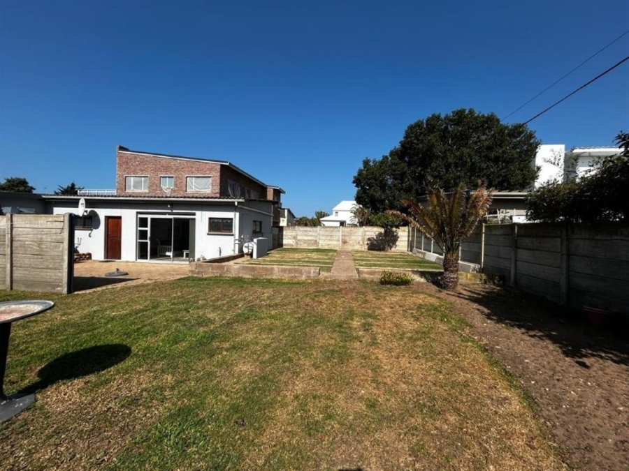 5 Bedroom Property for Sale in Stilbaai Wes Western Cape